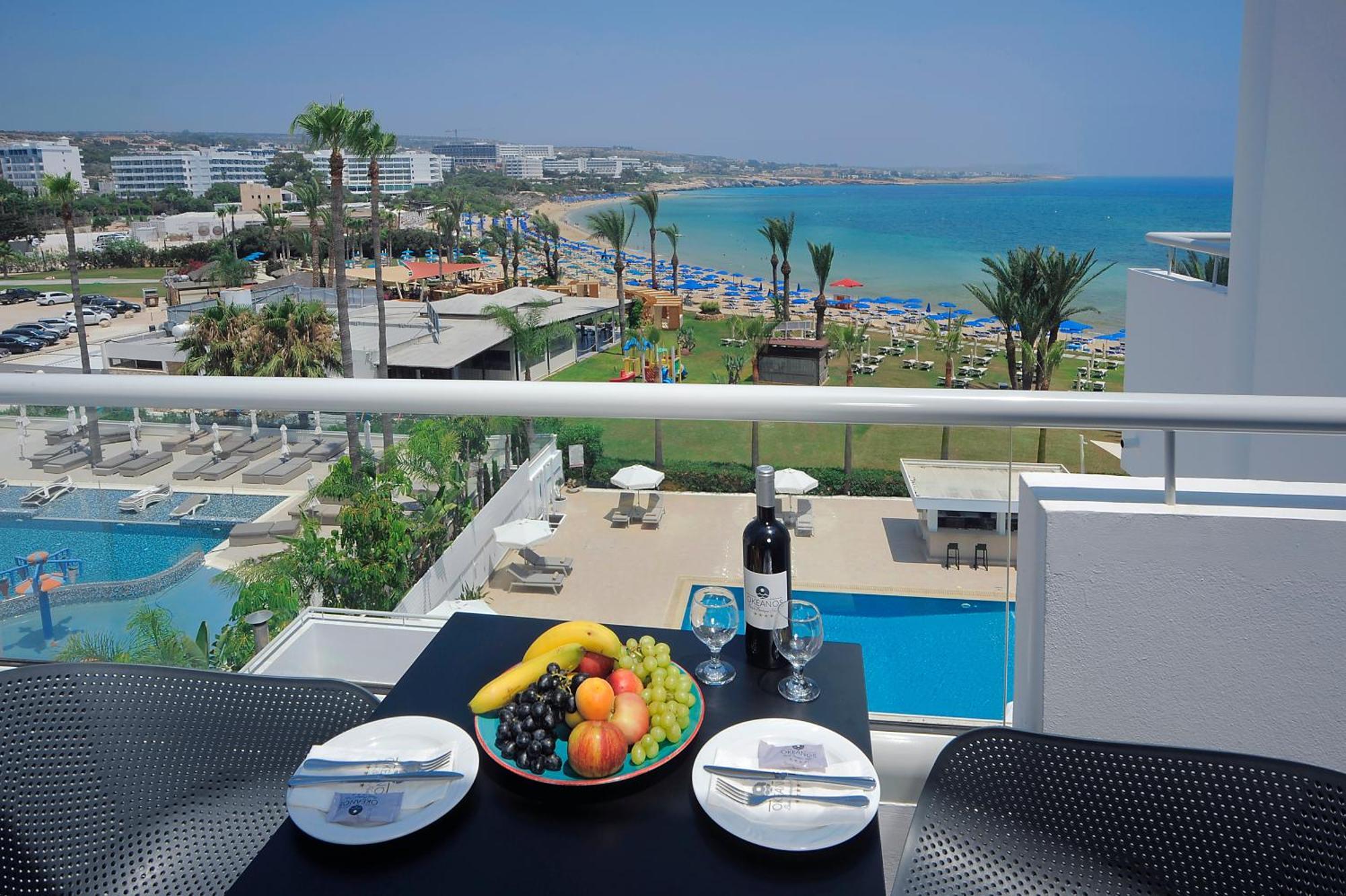 Deluxe Double or Twin Room with Sea View