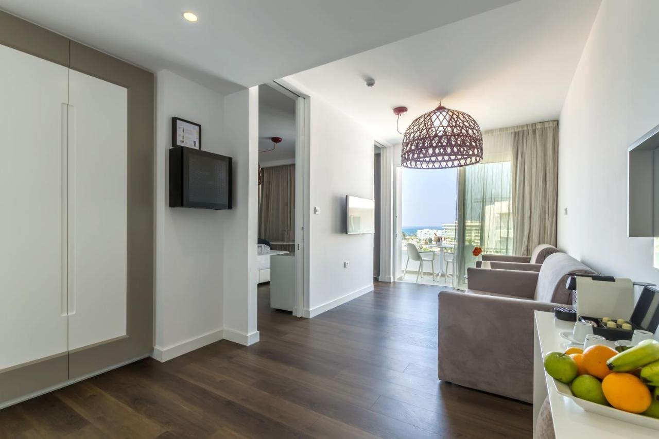 Executive Suite,1262872588:JPEG