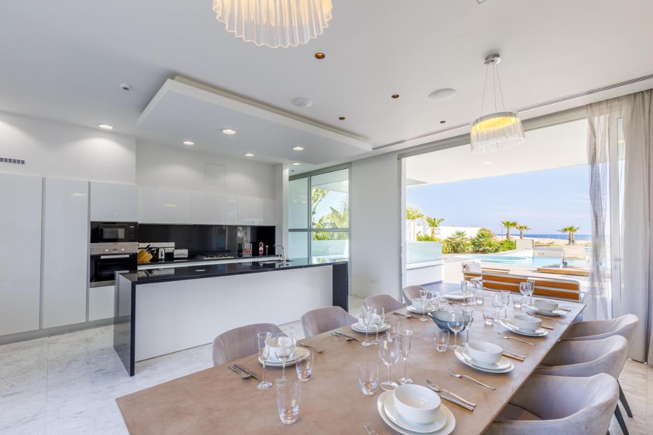 Villa - Beach Front,1265514589:JPEG