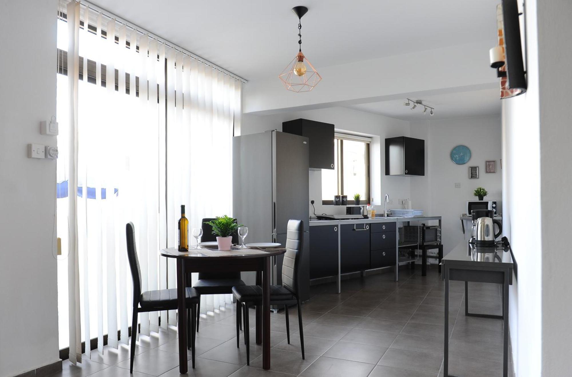 Appartamento con 2 Camere da Letto e Terrazza