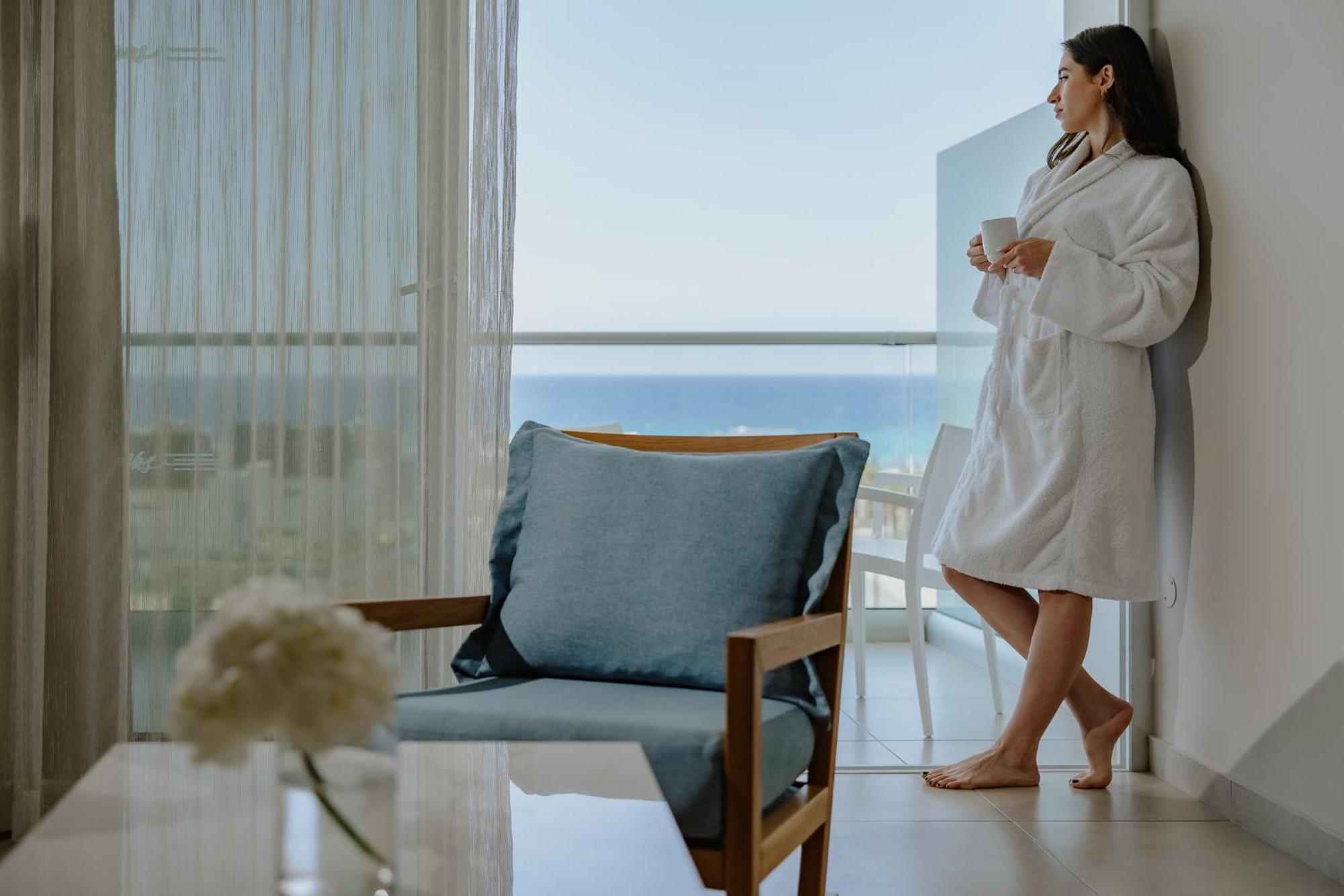 Penthouse Junior Suite with Sea View,1681776345:JPEG