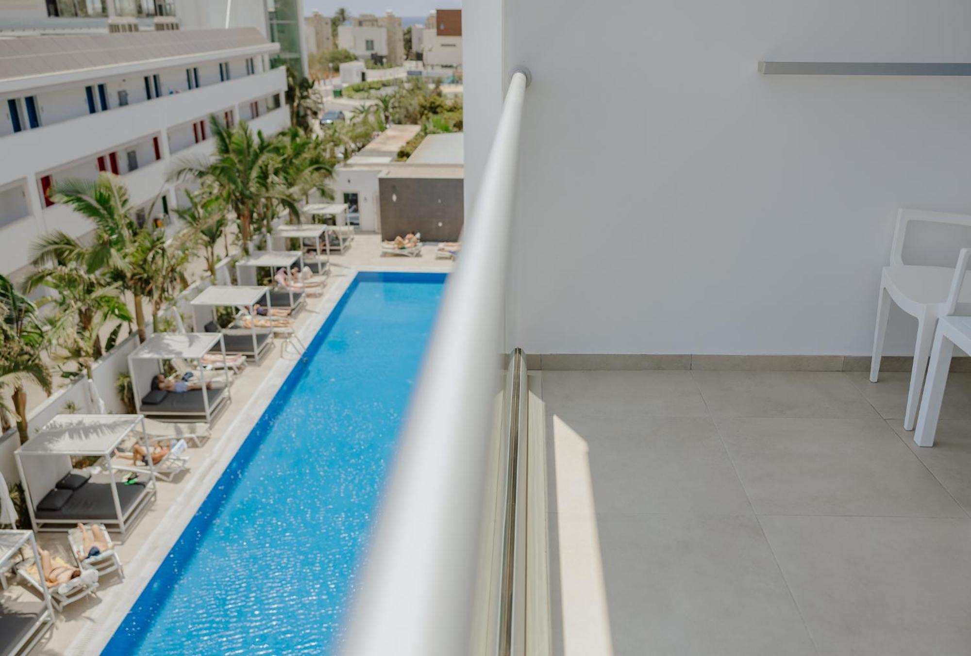 Deluxe Double or Twin Room with Pool View,1681776353:JPEG