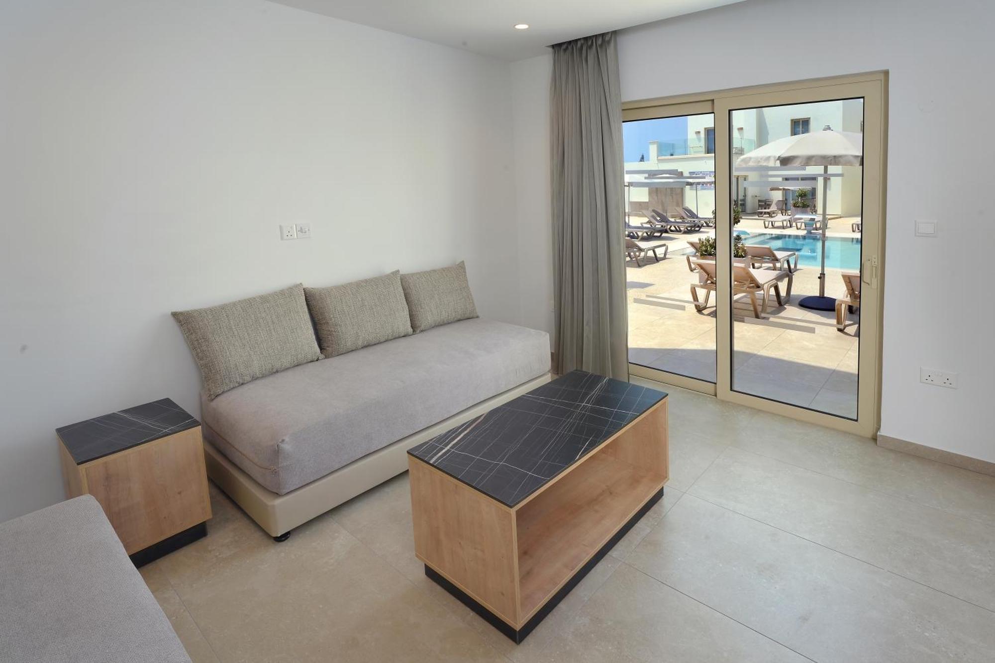 Deluxe Apartment