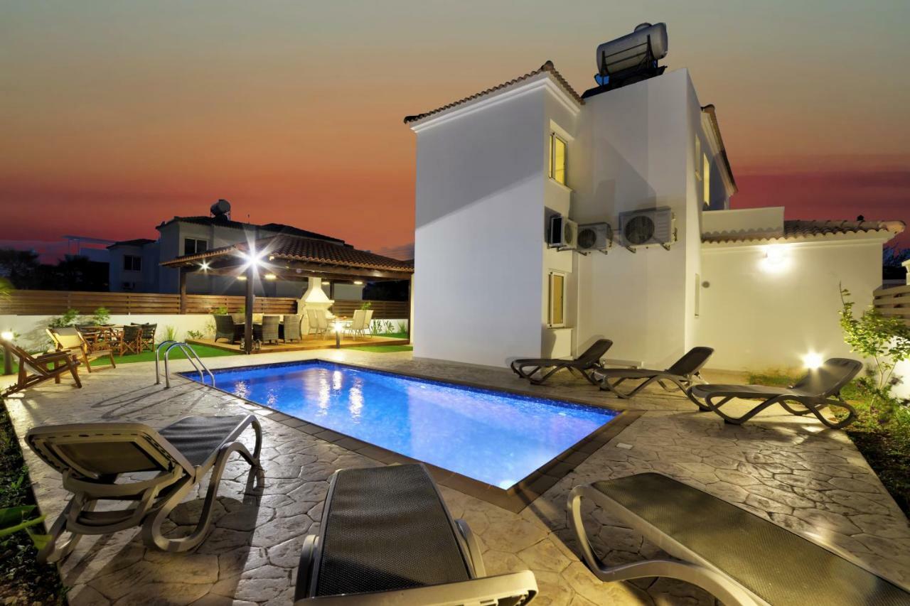 Villa with Private Pool,794913597:JPEG