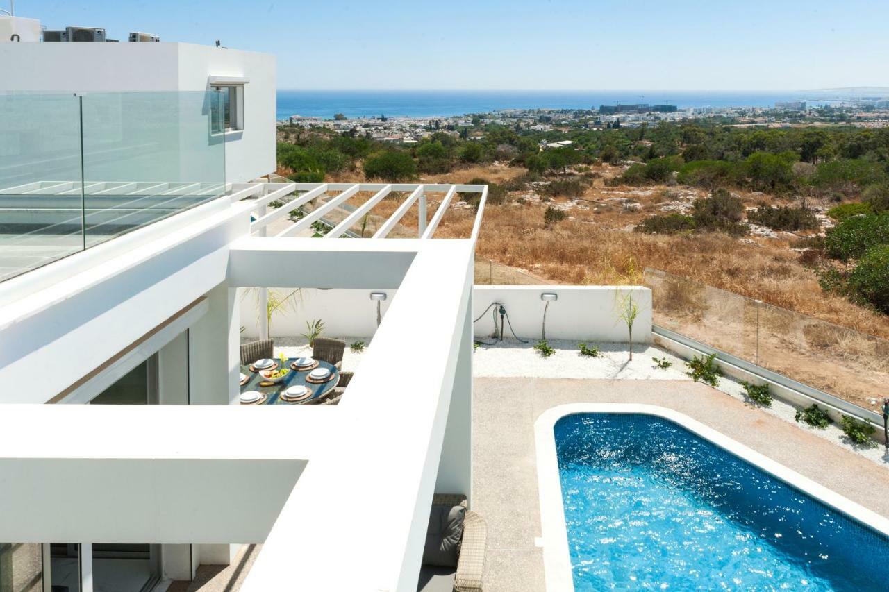 Villa,810931572:JPEG