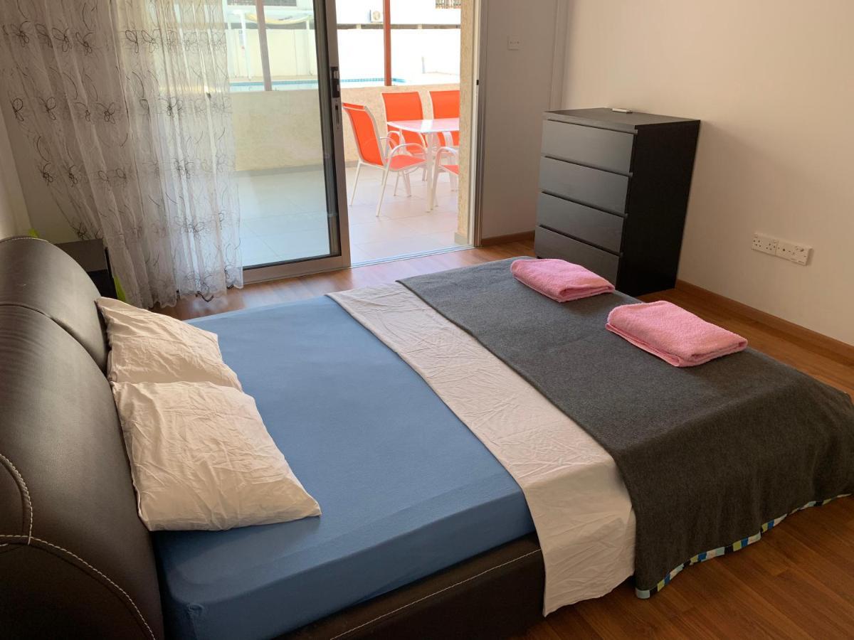 Apartment Terrace,953846686:JPEG