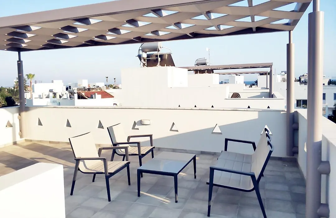 Nissini Blanco, 3 Bedroom Villa With Private Pool, 5 Min To The Beach-1