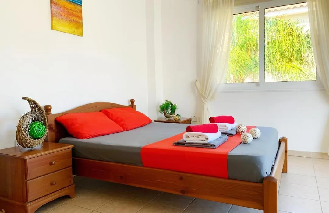 Carilisto Villas Big 4 Bedrooms In Center Of Ayia Napa-1
