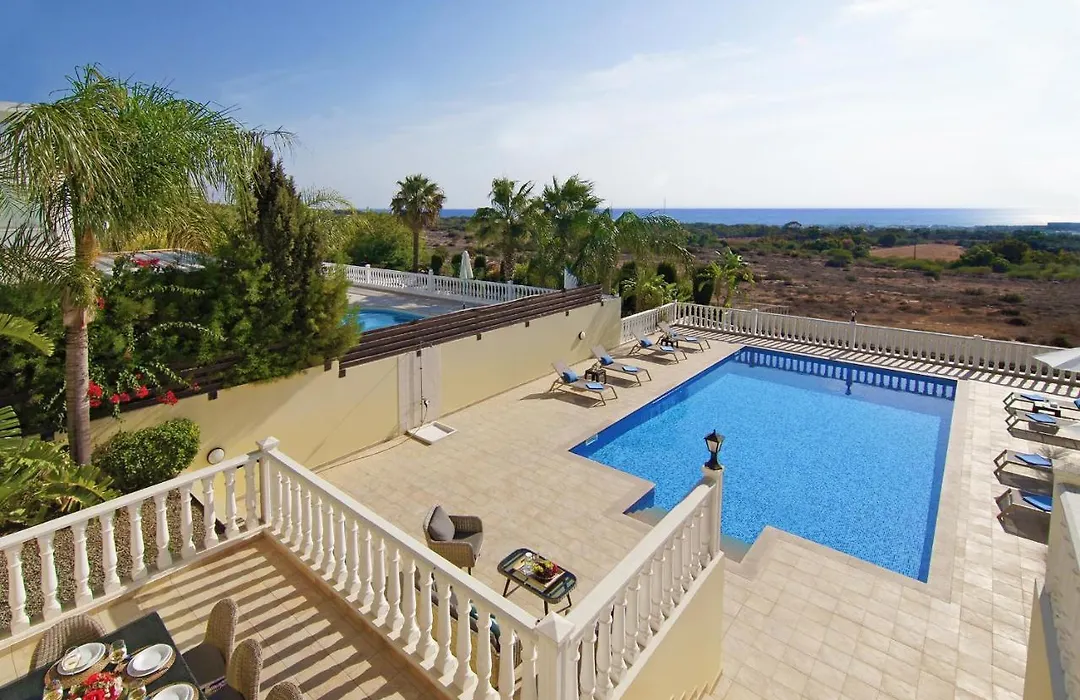 Villa Cleopatra-1