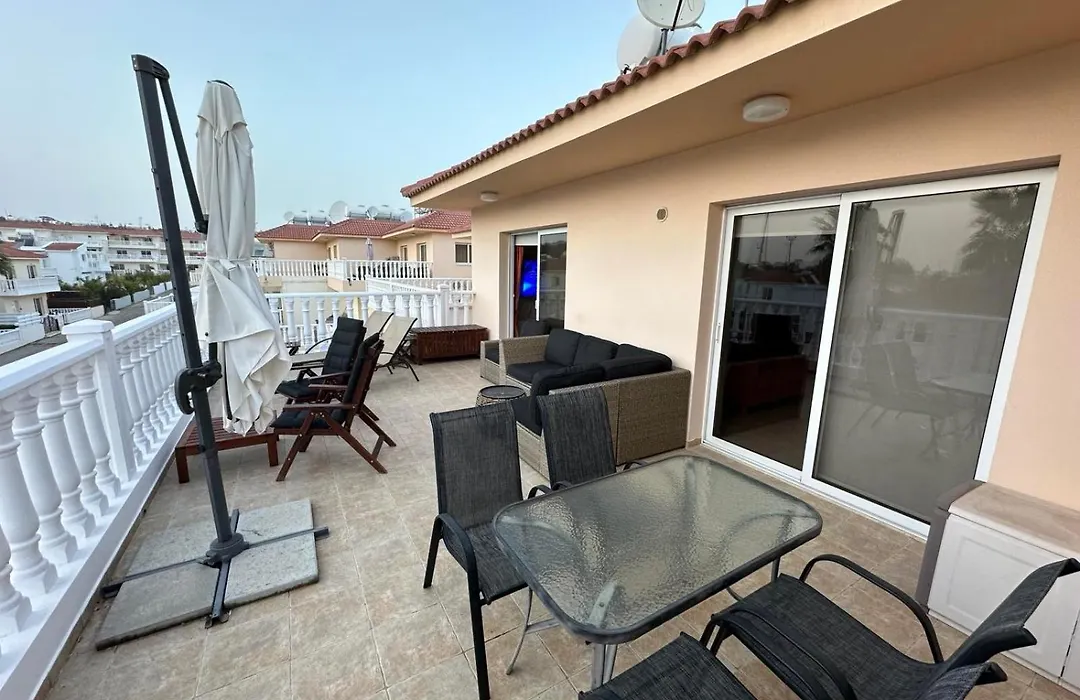 Nissi Golden Sands Lome-1