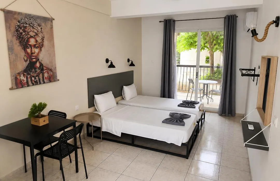 Summer'S Hotel Apartments-1