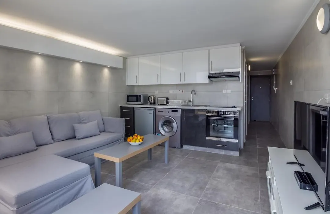 Gevoni Deluxe Suites-1