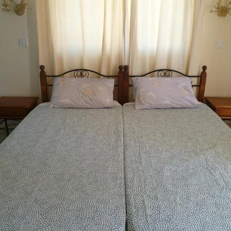 Laura'S 2 Bedroom Apartment With Balcony!-3