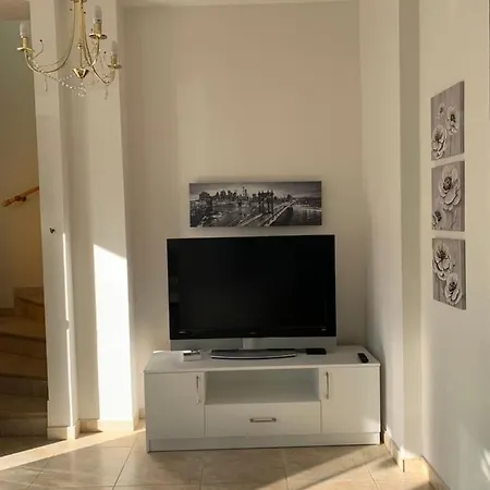 Villa In Ayia Thekla 3-3