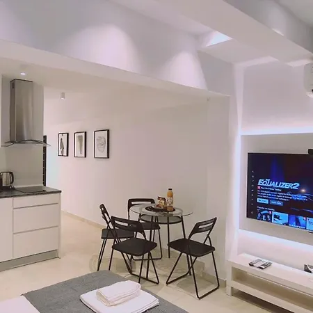 Stay Mezarina Luxury Apts-3