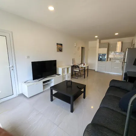 Merab Holidays Apartment Annita Court B14-3