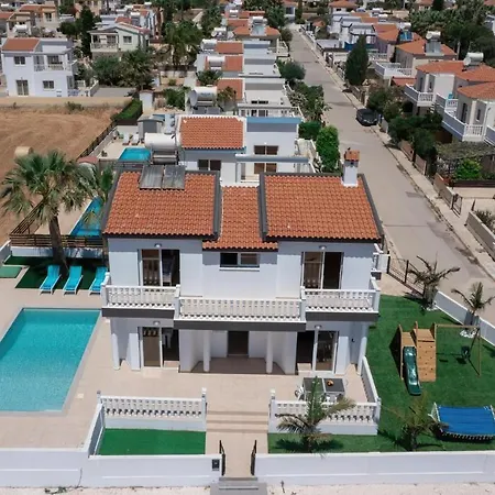 Villa Suncity Boutique Beachfront-3