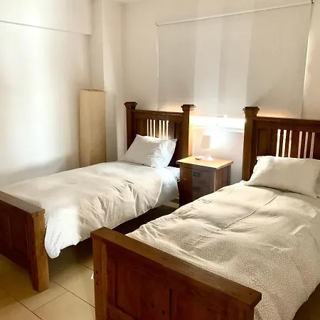 Nissi Sandy Bay C09-2