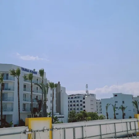 Nissi Avenue 64 Studio 2 - Luxcyservices-3