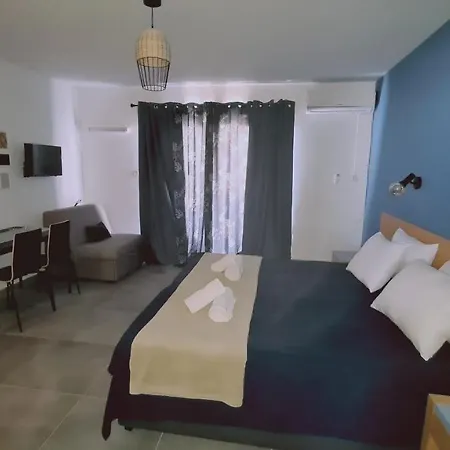 Nissi Avenue 64 Studio 2 - Luxcyservices-2