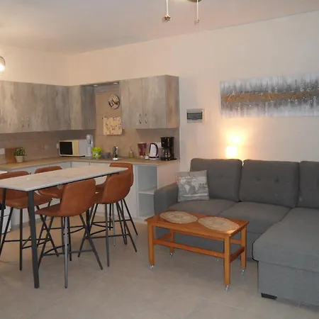 Family And Friends Flat Close To The Sea, Free Internet-3