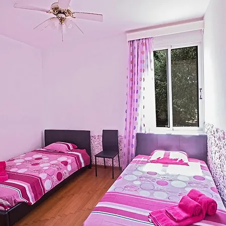 Villa Mavris - Lovely 4 Bedroom Villa With Private Pool In Central Ayia Napa-2