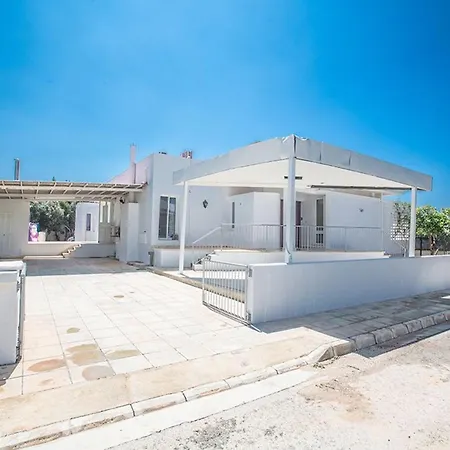 Villa Mavris - Lovely 4 Bedroom Villa With Private Pool In Central Ayia Napa-3