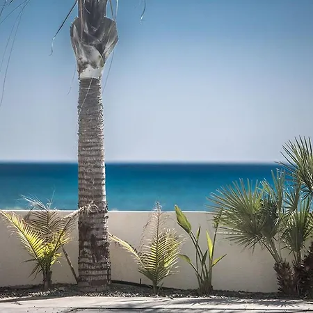 Villa Adaman - Stunning 3 Bedroom Seafront Villa With Pool - Close To The Beach-2