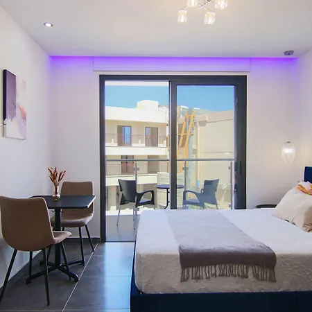 Phaedrus Living City View Fountain Court 08-2