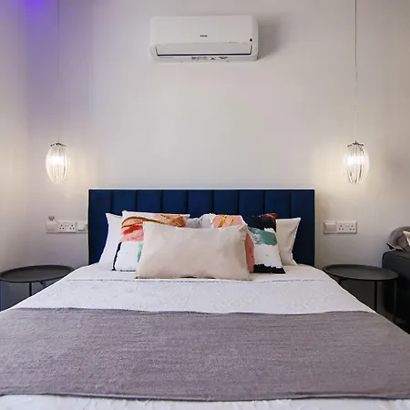 Phaedrus Living City View Fountain Court 08-3