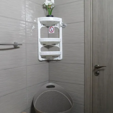 Sunshine Apts, Two Bedroom , Free Internet, No 3-2