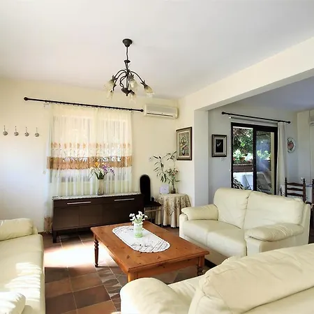 Villa By The Sea-3