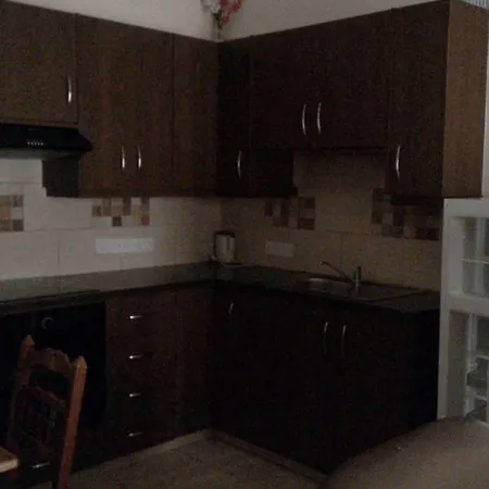 Femia Court - Flat 8-3