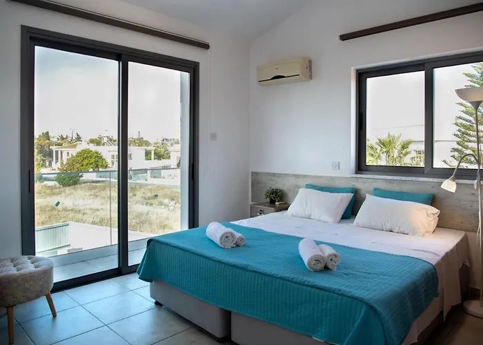 Villa Ruby Yiasemina Ayía Nápa avec Piscine