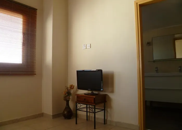 Laura'S 2 Bedroom Apartment With Balcony! Ayía Nápa acceptant les animaux