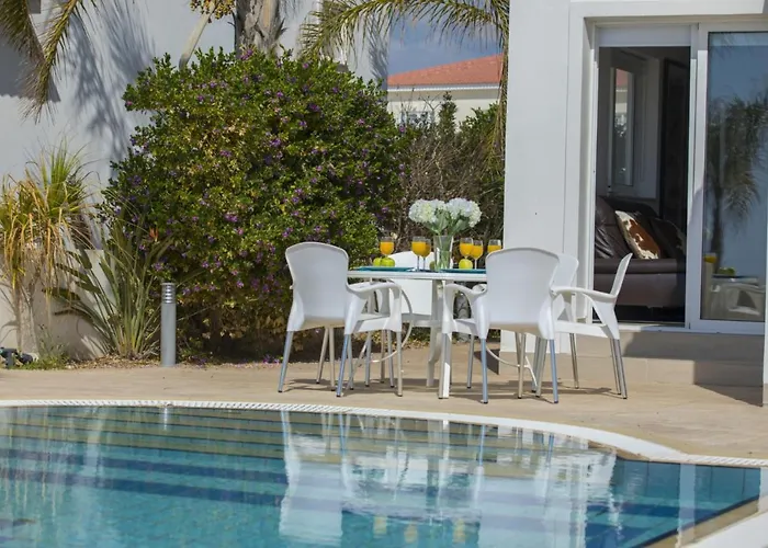 Huisdiervriedelijke Your Beautiful Holiday Villa Minutes From Beautiful Beaches, Ayia Napa Villa 1370