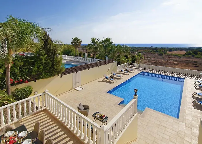 Huisdiervriedelijke Villa Cleopatra Agia Napa
