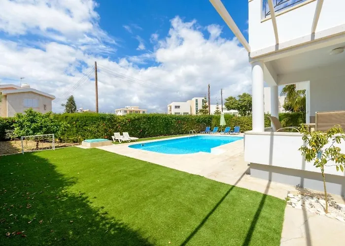 Rent Your Dream Ayia Napa Holiday Villa And Look Forward To Relaxing Beside Your Private Pool Ayia Napa Villa 1387