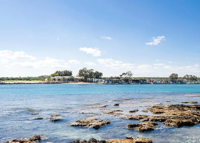 Villa Carolina Agia Napa met een Zwembad