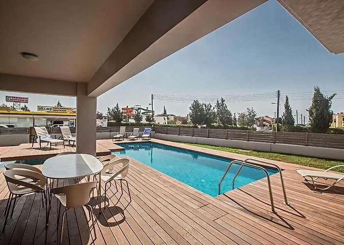 Villa Petreris Dyo - Lovely 3 Bedroom Central Ayia Napa Villa With Pool