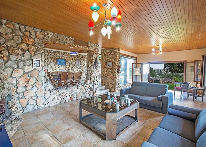 Villa Ayia Napa Foothills, Exquisite 5Bdr Ayia Napa Villa With Pool avec Piscine
