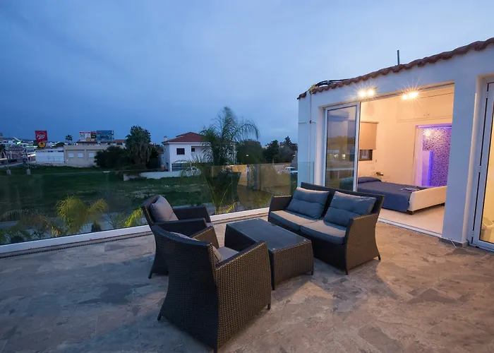 Huisdiervriedelijke Tnk Luxury Suites Agia Napa